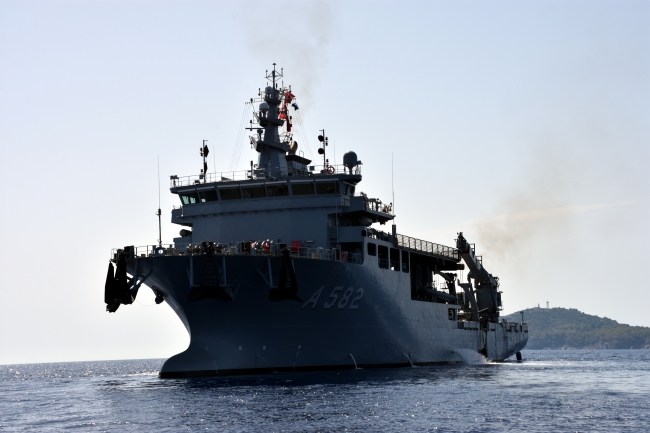 Türk donanmasının gururu 'Alemdar' göz doldurdu