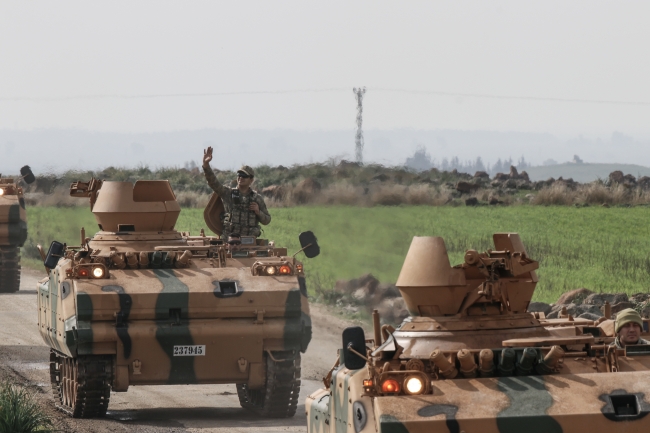 Afrin ilçe merkezinin ana kara yolu bağlantısı kesildi