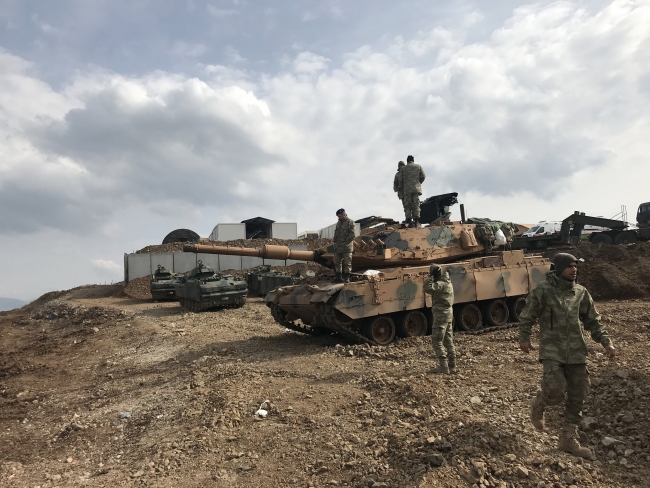 Afrin ilçe merkezinin ana kara yolu bağlantısı kesildi