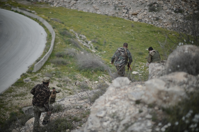 Afrin ilçe merkezinin ana kara yolu bağlantısı kesildi
