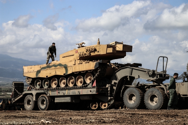 Afrin ilçe merkezinin ana kara yolu bağlantısı kesildi