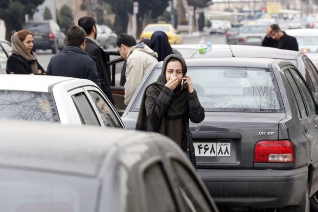 İran'da düşen yolcu uçağının enkazını arama çalışmaları sürüyor