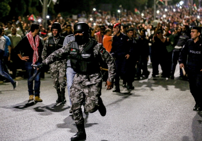 Ürdün'de vergi yasası protestoları 5. gününde