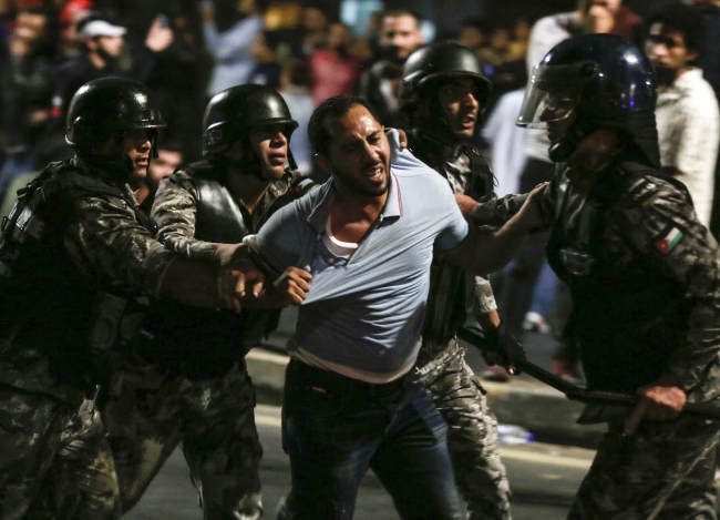 Ürdün'de vergi yasası protestoları 5. gününde