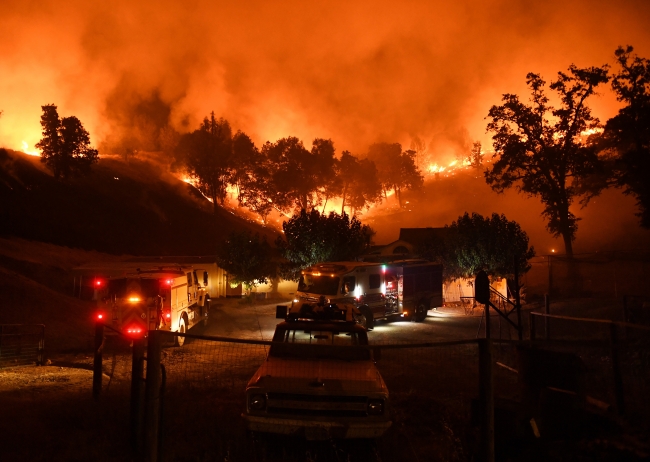 California'daki yangın nedeniyle tahliyeler sürüyor
