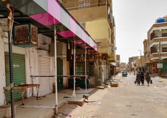 Sudan'da muhalifler sivil itaatsizlik eylemlerini ve grevi askıya aldı