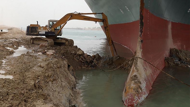 'Süveyş Kanalı' karaya oturan gemi ile gündemde