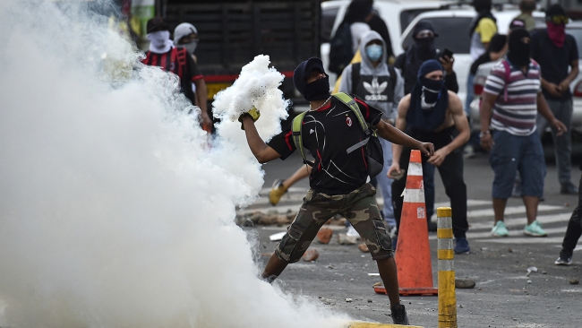 Kolombiya'da gösterilerde ölenlerin sayısı 42'ye yükseldi