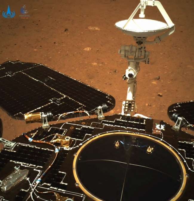 Çin'in uzay aracı Mars yüzeyinde