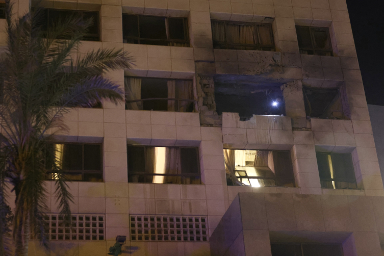 İşgalci İsrail Lübnan'da bir otele saldırdı: Ölü ve yaralılar var