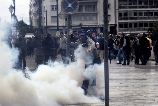 Yunanistan'da genel grev hayatı felç etti