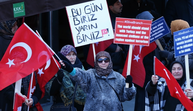 Brüksel'de Zeytin Dalı Harekatı'na destek mitingi