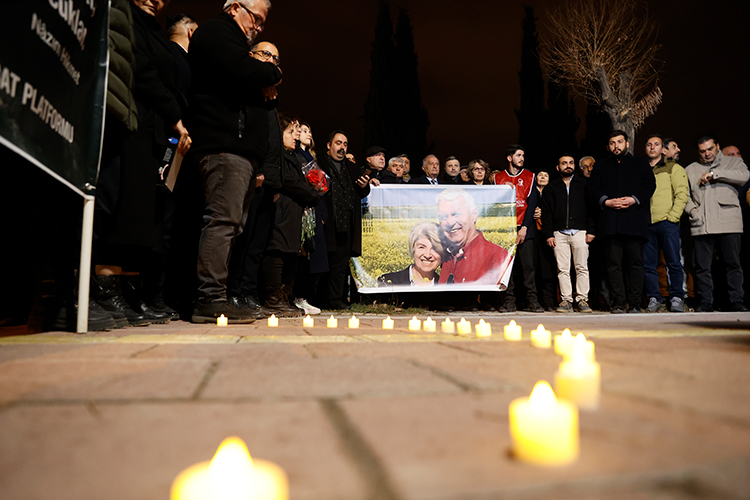 Depremlerde hayatını kaybedenler anıldı
