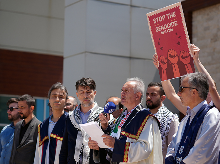 Üniversitelilerden İsrail'in Gazze'ye yönelik saldırılarına protesto