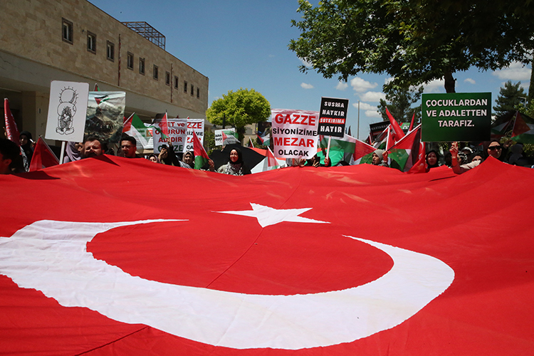 Üniversitelilerden İsrail'in Gazze'ye yönelik saldırılarına protesto