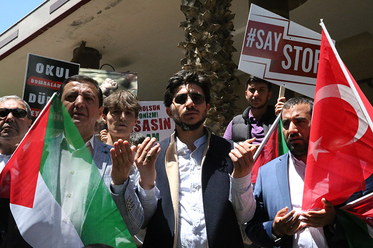 Üniversitelilerden İsrail'in Gazze'ye yönelik saldırılarına protesto