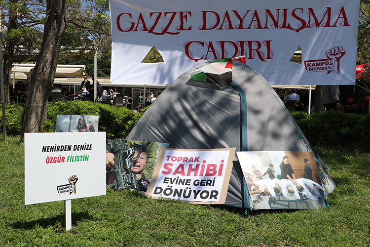 Üniversitelilerden İsrail'in Gazze'ye yönelik saldırılarına protesto