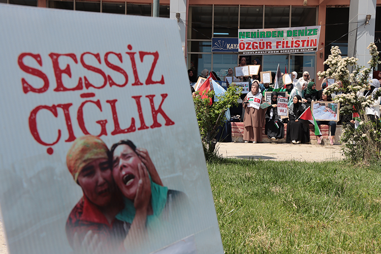 Üniversitelilerden İsrail'in Gazze'ye yönelik saldırılarına protesto