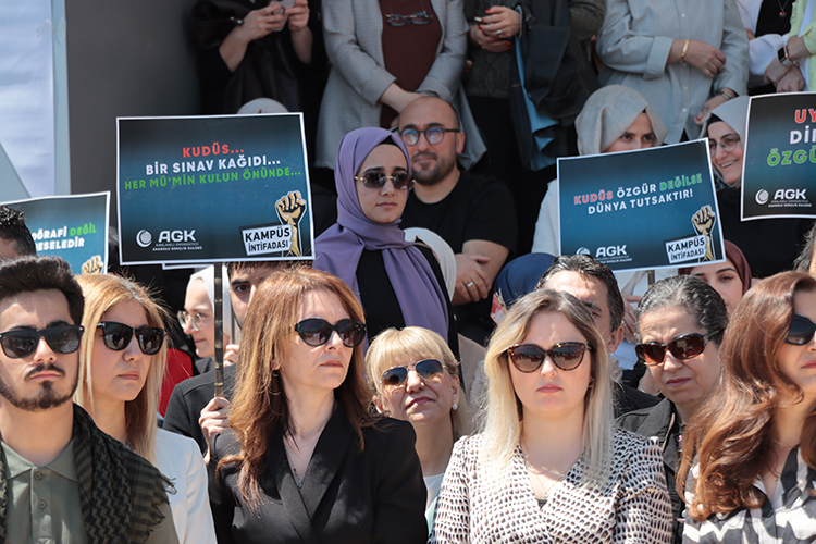 Üniversitelilerden İsrail'in Gazze'ye yönelik saldırılarına protesto