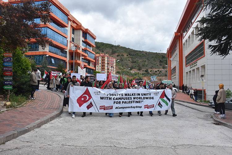 Üniversitelilerden İsrail'in Gazze'ye yönelik saldırılarına protesto