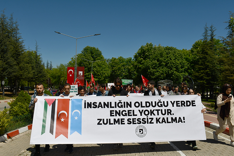 Üniversitelilerden İsrail'in Gazze'ye yönelik saldırılarına protesto
