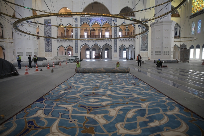 Çamlıca Camii'nde ilk ezan sesi 7 Mart'ta duyulacak