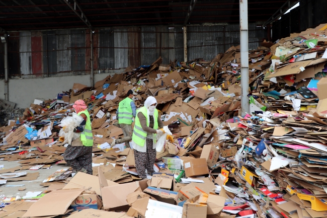 Van'da 360 bin ton atık ekonomiye kazandırıldı