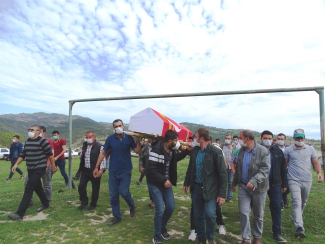 Kadıköy'de şehit olan itfaiye eri Kütahya'da son yolculuğuna uğurlandı