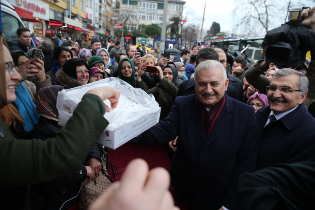 Binali Yıldırım Beykoz'da vatandaşlarla buluştu