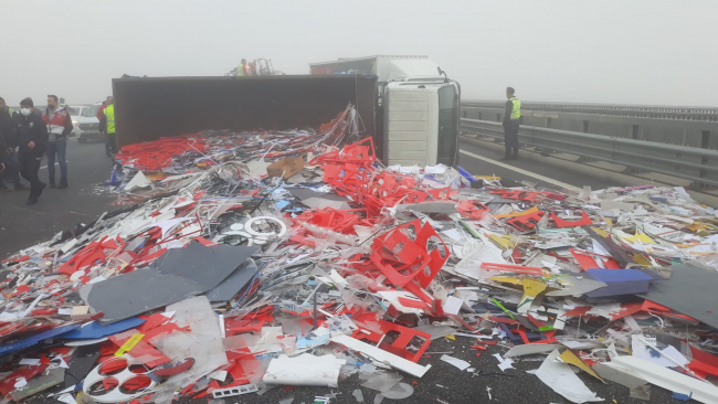 Kuzey Marmara Otoyolu'nda kaza ulaşımı aksattı