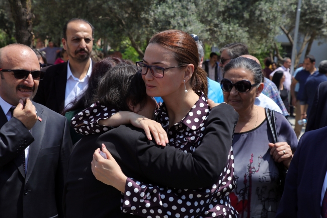 Azerbaycan Milletvekili Paşayeva: Çocuklarınızı önce Avrupa'ya değil dede yurtlarına gönderin