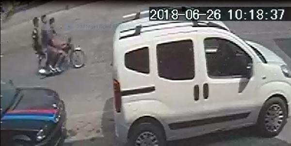 Kapkaççılar çaldıkları cep telefonunu beğenmeyip geri götürdü