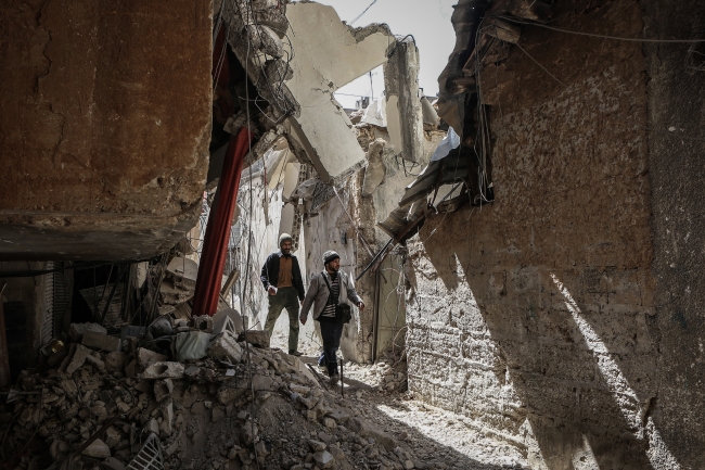 Esed rejimi Suriye'de sivilleri hedef almaya devam ediyor