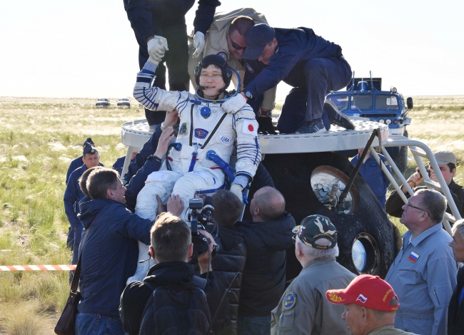 Soyuz kapsülü 168 günün ardından yeryüzüne indi