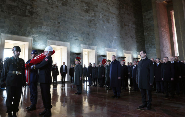 Büyük Önder Atatürk için Anıtkabir'de devlet töreni düzenlendi