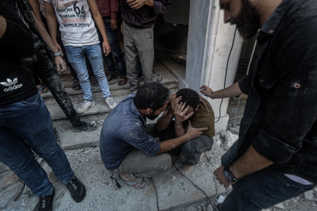 İdlib'de sivil katliam sürüyor