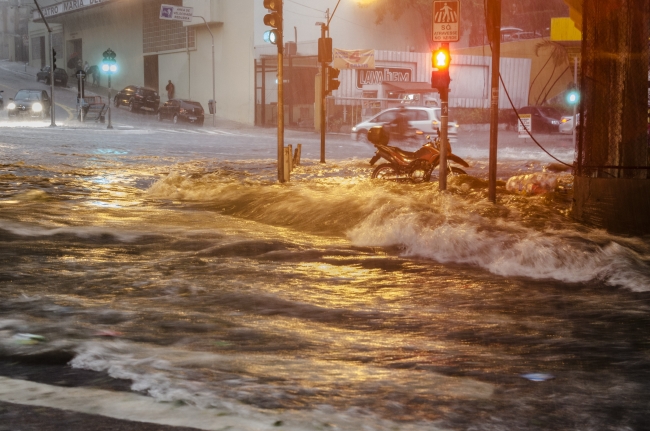 Brezilya'da fırtına: 2 ölü, 10 kayıp