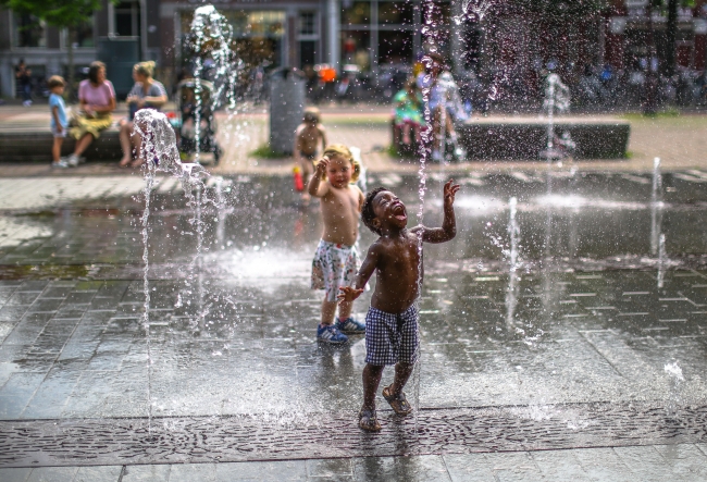 Sıcak hava dalgası Avrupa'yı kavuruyor