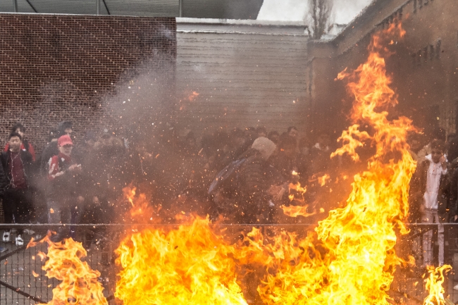 Paris'te protestolara lise öğrencileride katıldı