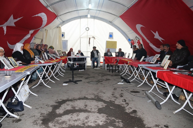 Diyarbakır Annesi: HDP aracı olmasaydı çocuklarımız dağda olmazdı