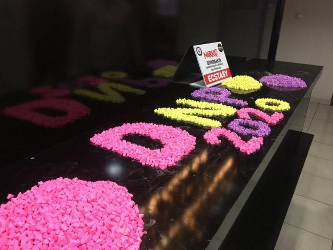 Diyarbakır'da zehir tacirlerine 116 operasyon