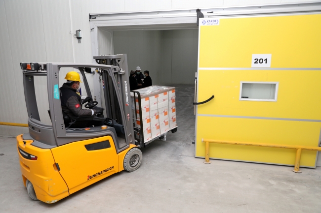 Aşılar uzman ellerde