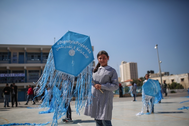 Gazzeli çocuklar uçartmaları yardım mesajıyla gökyüzüne bıraktı