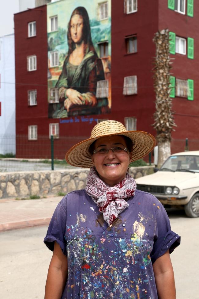 Da Vinci'nin Mona Lisa'sı bina duvarında