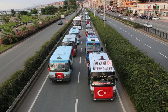 Darbe girişimine tepki için 700 araçla konvoy oluşturdular