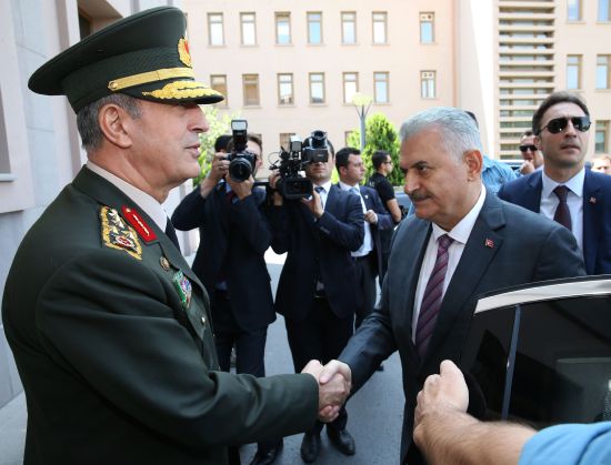 Başbakan Yıldırım, darbe girişiminin ardından ilk kez Genelkurmay'da