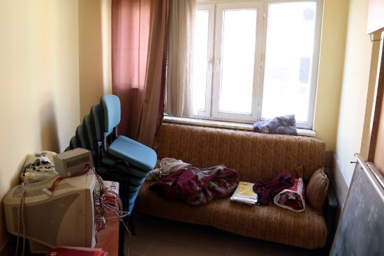 Dershane kitaplığının arkasında "gizli oda" bulundu