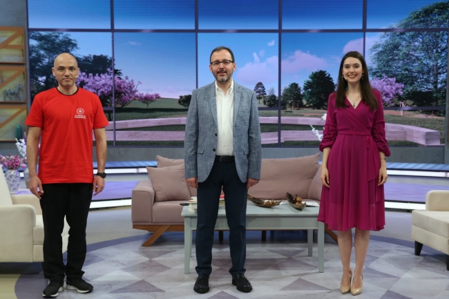 Bakan Kasapoğlu TRT 1'in Zinde Kal programına konuk oluyor