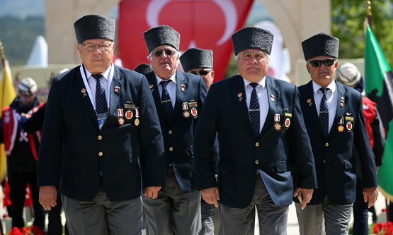 Çanakkale Kara Savaşları'nın 102. yılı törenle anıldı