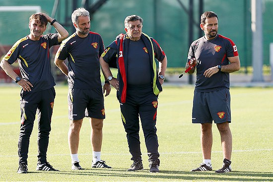 Yılmaz Vural takımına güveniyor